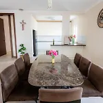 Luxury Penthouse Sky & Jacuzzi-olivia Appartement