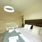 Appartement Luxury Penthouse Sky & Jacuzzi-olivia