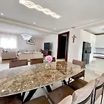 Luxury Penthouse Sky & Jacuzzi-olivia * Međugorje