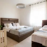 Luxury Penthouse Sky & Jacuzzi-olivia Appartement