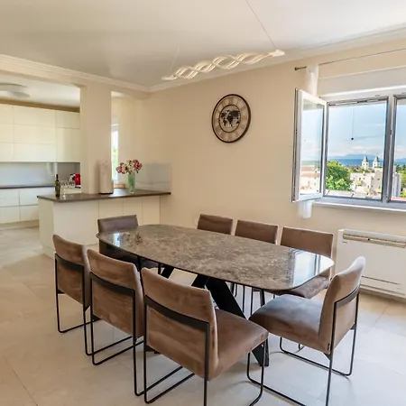 Lägenhet Luxury Penthouse Sky & Jacuzzi-Olivia Medugorje *