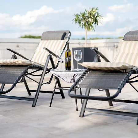 Penthouse Olivia - Private Jacuzzi