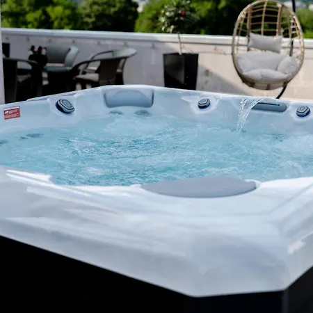 Luxury Penthouse Sky & Jacuzzi-Olivia Medugorje *